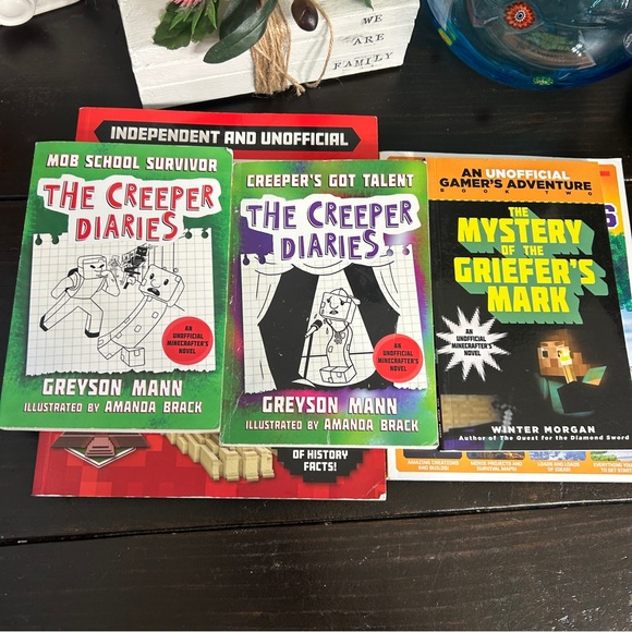 Minecraft Lot of Books Comic Novel - Picture 5 of 6